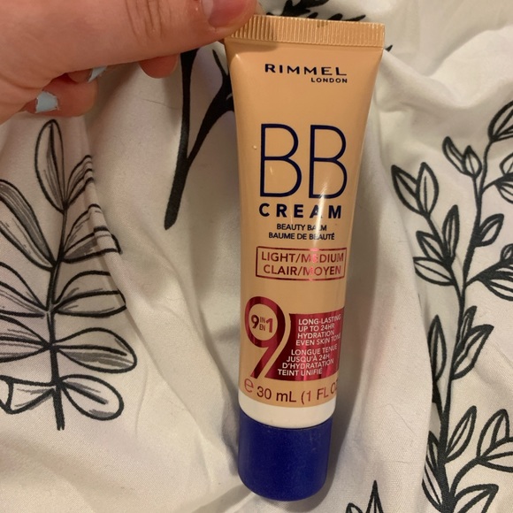 RIMMEL LONDON LIGHT MEDIUM BB CREAM NEVER USED - Picture 1 of 2